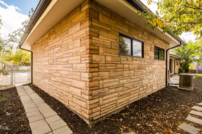 408 NE Hawthorne Avenue, Bend, OR 97701 - Photo 37