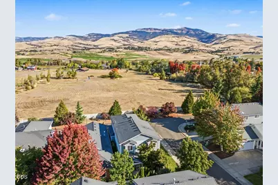 368 Meadow Drive, Ashland, OR 97520 - Photo 5