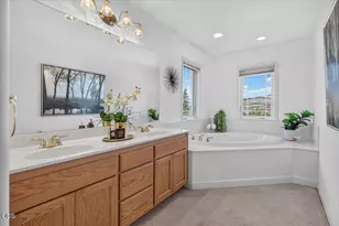 368 Meadow Dr, Ashland, OR 97520 - Photo 35