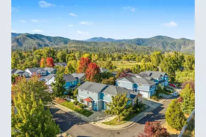 368 Meadow Drive, Ashland, OR 97520 - Photo 3