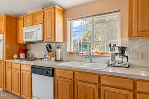 2337 NE Buckwheat Ct, Bend, OR 97701 - Photo 11