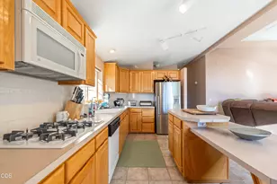 2337 NE Buckwheat Ct, Bend, OR 97701 - Photo 9