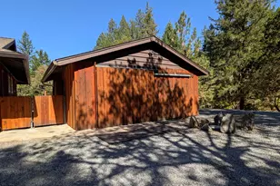 11851 Upper Applegate Rd, Jacksonville, OR 97530 - Photo 17