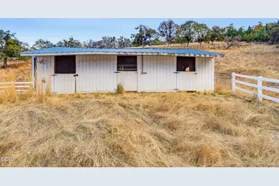 4375 Pioneer Road, Medford, OR 97501 - Photo 27