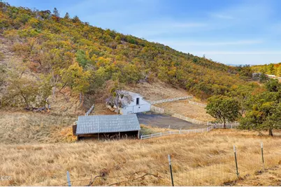4375 Pioneer Road, Medford, OR 97501 - Photo 29