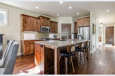 61144 Manhae Lane, Bend, OR 97702 - Photo 3