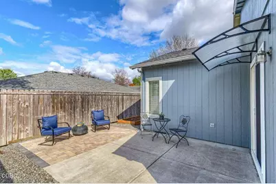 553 Mountain View Drive, Central Point, OR 97502 - Photo 15
