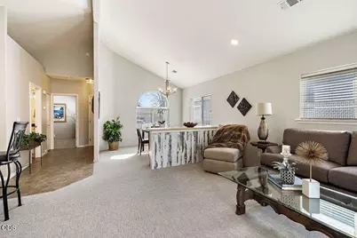 553 Mountain View Drive, Central Point, OR 97502 - Photo 3