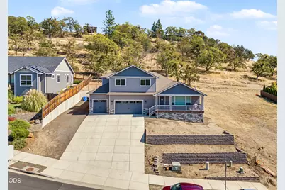 332 Avalon Terrace, Eagle Point, OR 97524 - Photo 3