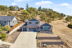 332 Avalon Terrace, Eagle Point, OR 97524 - Photo 3
