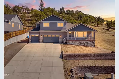 332 Avalon Terrace, Eagle Point, OR 97524 - Photo 1