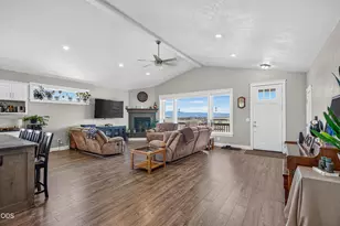 332 Avalon Terrace, Eagle Point, OR 97524 - Photo 5