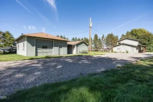 19210 Pinehurst Rd, Bend, OR 97703 - Photo 15