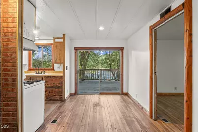7949 Rogue River Highway, Grants Pass, OR 97527 - Photo 11