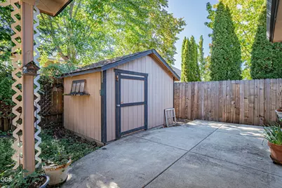 16 Milagros Court, Eagle Point, OR 97524 - Photo 31