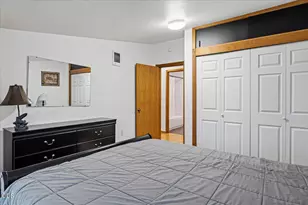 2097 NW Helmholtz Way, Redmond, OR 97756 - Photo 37