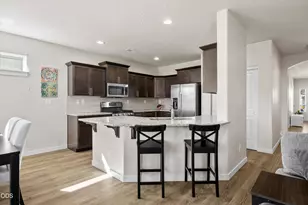 3350 NW 9th Ln, Redmond, OR 97756 - Photo 9