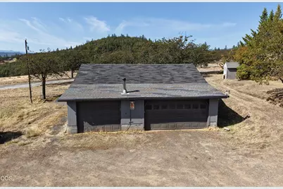 1234 Wedgewood Drive, Eagle Point, OR 97524 - Photo 51