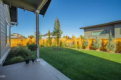 1777 NW Hemlock Avenue, Redmond, OR 97756 - Photo 43