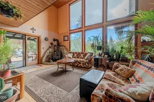 732 Glenlyn Dr, Williams, OR 97544 - Photo 5