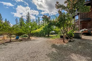732 Glenlyn Dr, Williams, OR 97544 - Photo 27
