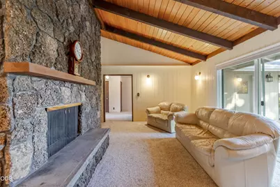 965 NE Brown Drive, Madras, OR 97741 - Photo 11