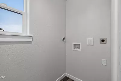 944 Honey Bee Street, Medford, OR 97501 - Photo 13
