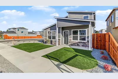 944 Honey Bee Street, Medford, OR 97501 - Photo 1