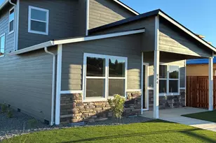 944 Honey Bee St, Medford, OR 97501 - Photo 27