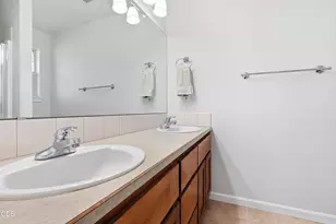 21332 Oakview Dr, Bend, OR 97701 - Photo 13