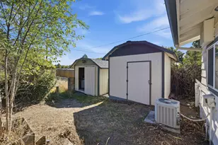 1830 SW 16th St, Redmond, OR 97756 - Photo 25