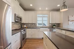 20490 SE Elijah Ct, Bend, OR 97702 - Photo 17
