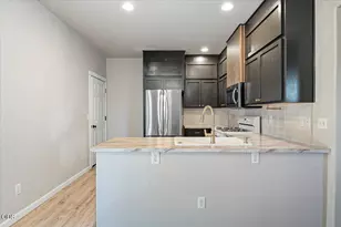 21328 Oakview Dr, Bend, OR 97701 - Photo 9