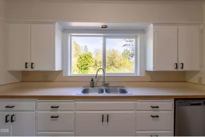 3511 Redwood Avenue, Grants Pass, OR 97527 - Photo 11