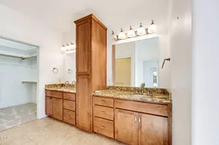421 Stone Pointe Dr, Central Point, OR 97502 - Photo 25
