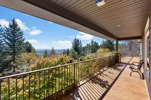 1154 NW Redfield Cir, Bend, OR 97703 - Photo 35