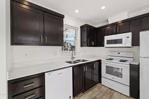 460 Arnos St, Talent, OR 97540 - Photo 7