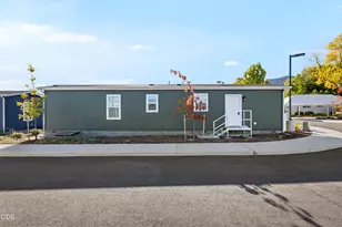460 Arnos St, Talent, OR 97540 - Photo 1