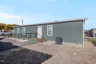 460 Arnos St, Talent, OR 97540 - Photo 17