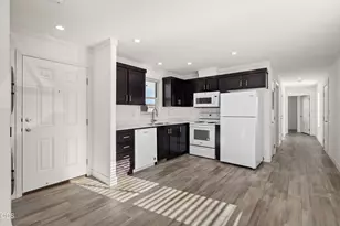 460 Arnos St, Talent, OR 97540 - Photo 5
