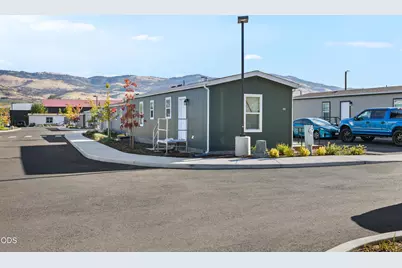 460 Arnos Street #45, Talent, OR 97540 - Photo 3