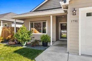 1791 Lillian St, Medford, OR 97501 - Photo 3