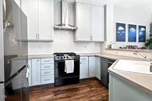 612 SW Hill St, Bend, OR 97702 - Photo 9