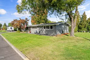910 Crown Ave, Central Point, OR 97502 - Photo 31