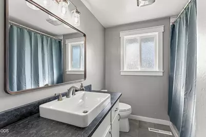 910 Crown Avenue, Central Point, OR 97502 - Photo 17