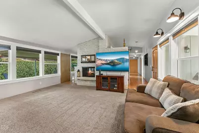 910 Crown Avenue, Central Point, OR 97502 - Photo 3