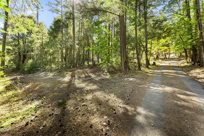 2602 Winona Road, Grants Pass, OR 97526 - Photo 11
