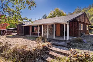 4754 Glen Echo Wy, Central Point, OR 97502 - Photo 1