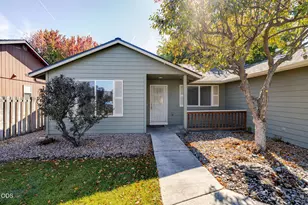 752 NE Nickernut Pl, Redmond, OR 97756 - Photo 3