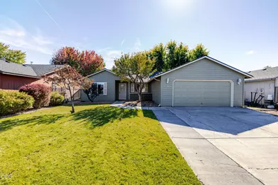 752 NE Nickernut Place, Redmond, OR 97756 - Photo 1